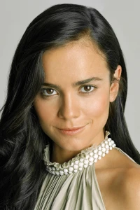 Photo of Alice Braga