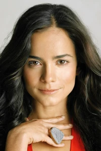 Photo of Alice Braga