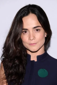 Photo of Alice Braga
