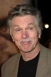 Photo of Tom Skerritt