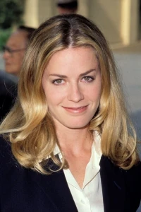 Photo of Elisabeth Shue