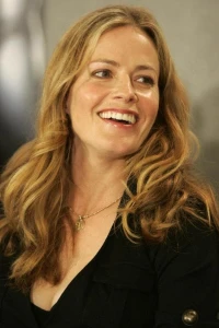 Photo of Elisabeth Shue