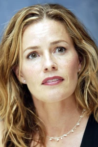Photo of Elisabeth Shue