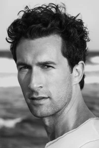 Photo of Aaron Lazar