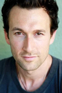 Photo of Aaron Lazar