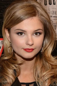 Photo of Stefanie Scott