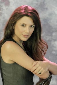 Photo of Kari Wuhrer