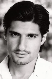 Foto de Kayvan Novak