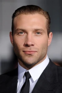 Photo of Jai Courtney