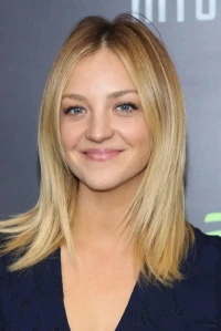 Photo of Abby Elliott