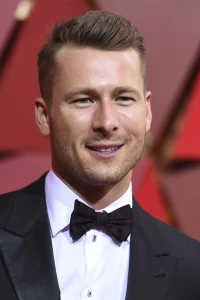 Photo of Glen Powell