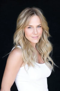 Photo of Julie Benz