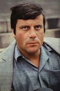 Photo of Oliver Reed