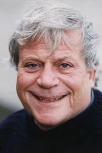 Photo of Oliver Reed