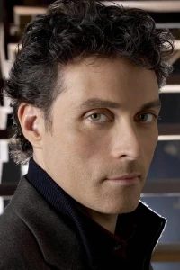 Photo of Rufus Sewell