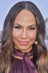 Photo of Amanda Brugel