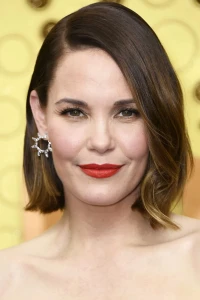 Photo of Leslie Bibb