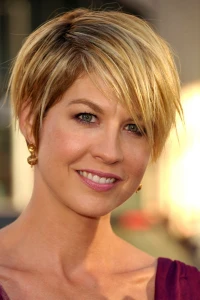 Photo of Jenna Elfman